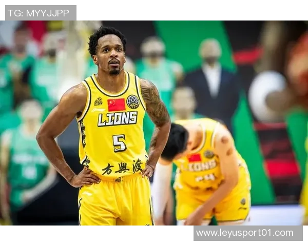 布朗谈场外事业与篮球生涯的平衡普通人也有多重身份与追求