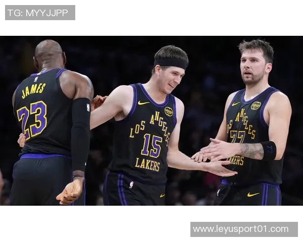 湖人应依靠年轻球员与东契奇和里夫斯搭档而非依赖41岁詹姆斯